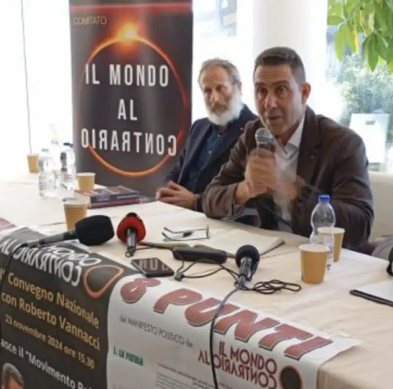 roberto vannacci e Fabio Filomeni - lancio del movimento il mondo al contrario