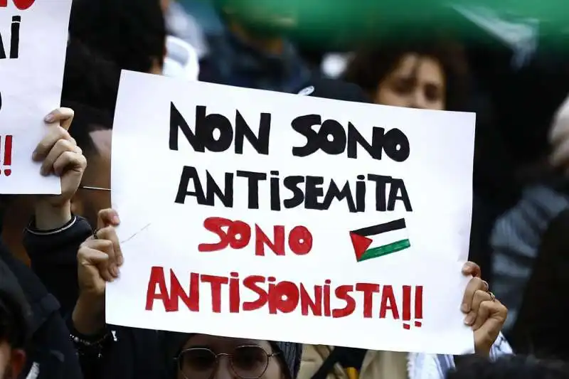 roma   manifestazione pro palestina   foto lapresse   15