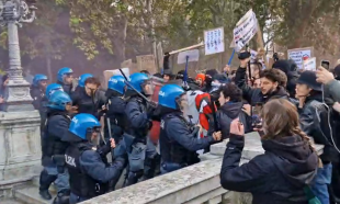 scontrI A BOLOGNA tra collettivi antifascisti e polizia