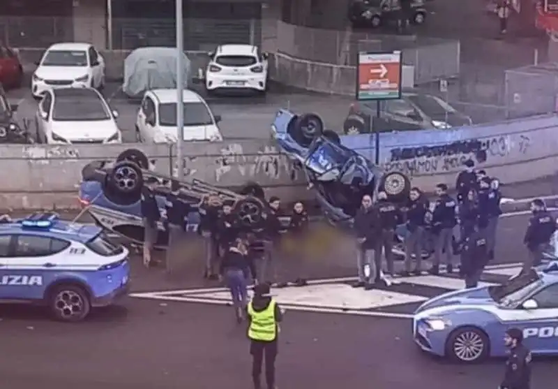 scontro tra due auto della polizia a roma monte mario   1