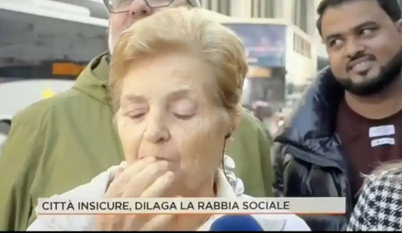 signora perde la dentiera in diretta a mattino 4   3