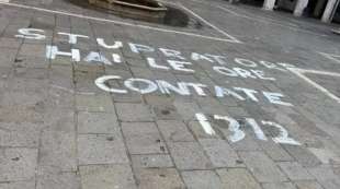 STUPRATORE HAI LE ORE CONTATE - GRAFFITO COMPARSO A VENEZIA