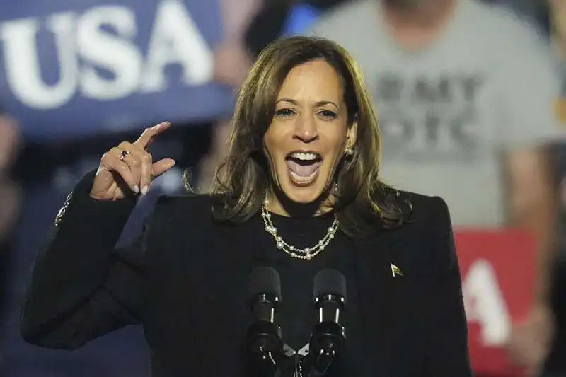 ultimo comizio di kamala harris prima delle elezioni   philadelphia   foto lapresse1