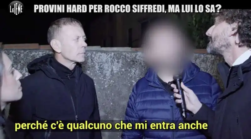 UOMO SI FINGE ROCCO SIFFREDI - LE IENE - 2