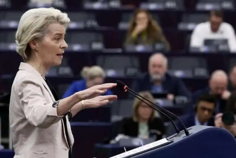 URSULA VON DER LEYEN AL PARLAMENTO EUROPEO