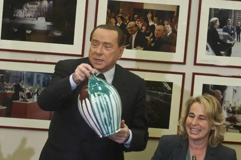 BERLUSCONI ALLA PRESENTAZIONE DEL LIBRO DI NICOLO AMATO CON STEFANIA CRAXI FOTO LAPRESSE 