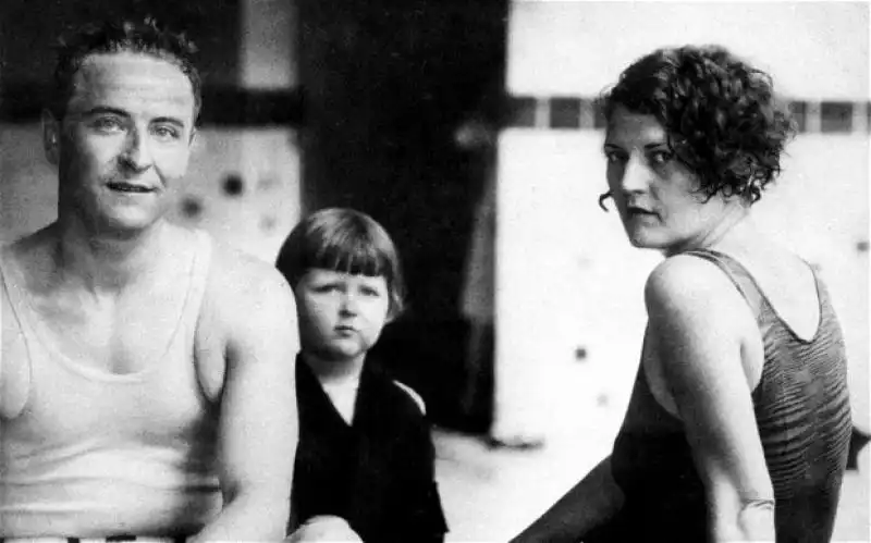 FRANCIS E ZELDA FITZGERALD 