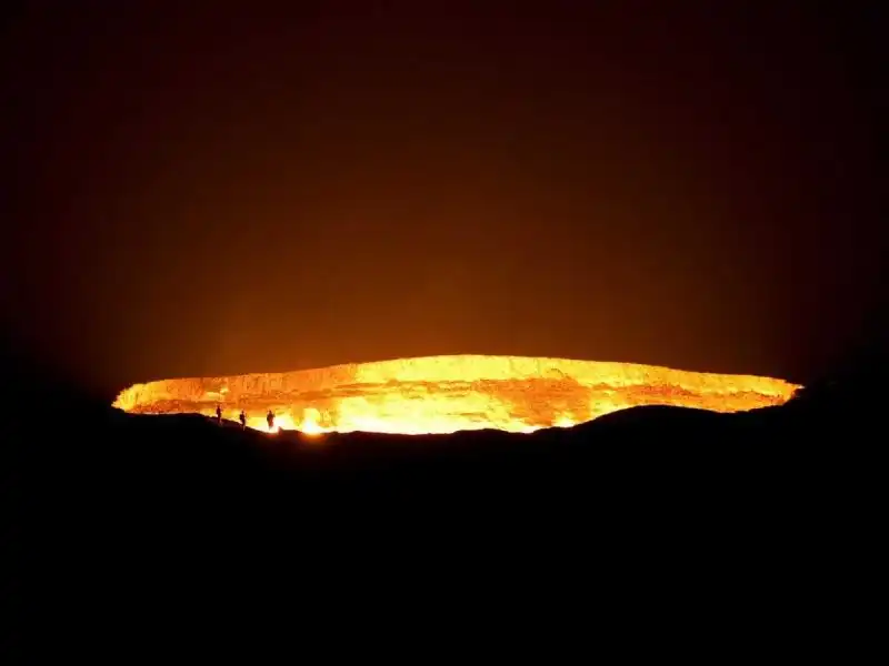 La porta dellinferno a Derweze in Turkmenistan 