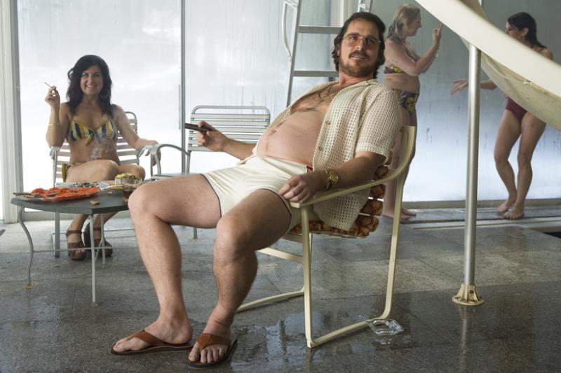 american hustle christian bale con la panza