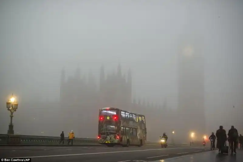 Anche il centro di Londra quasi al buio 