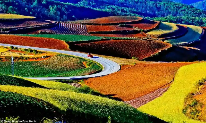 I colori di Dongchuan in Cina 