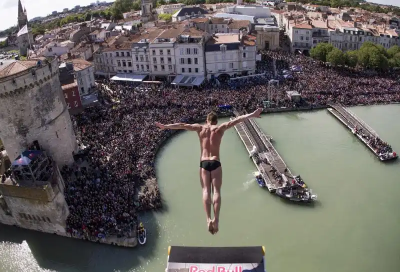 diver artem silchenko jumps off the saint nicholas tower in la rochelle france 