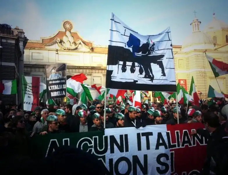 FORCONI E CASAPOUND A PIAZZA DEL POPOLO 