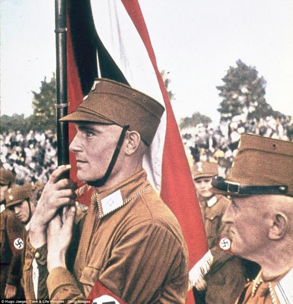 LE FOTO DEL NAZISMO A COLORI