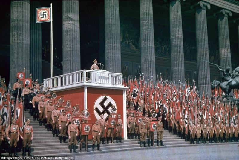 LE FOTO DEL NAZISMO A COLORI