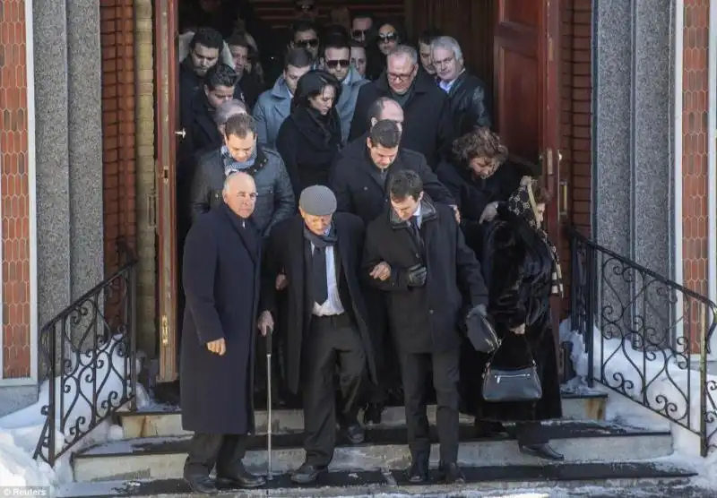 I funerali si sono tenuti nella stessa chiesa di quelli per il figlio e per il padre 