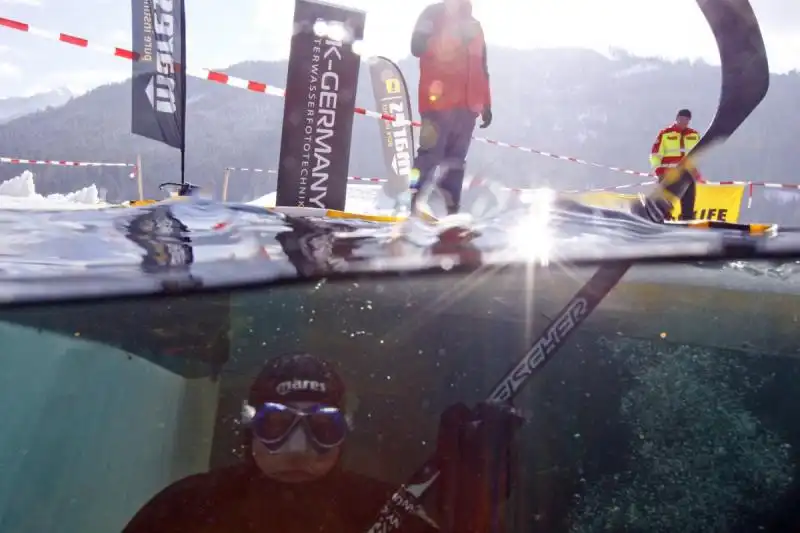 a german man plays underwater hockey in austria 