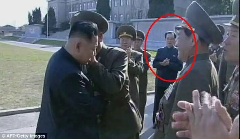 Jang Song Thaek zio di kim jong un cancellato dalle foto ufficiali 