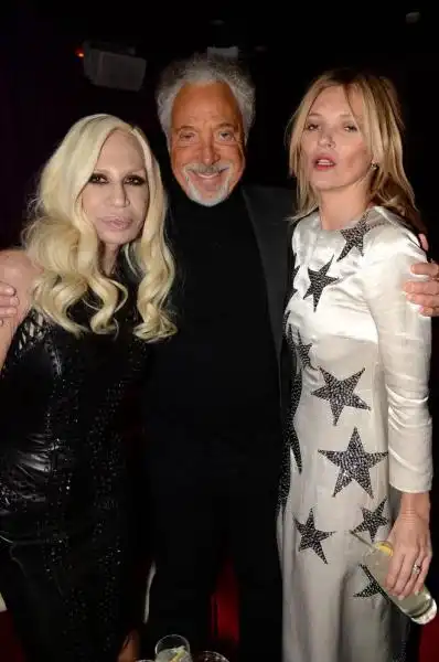 TOM JONES DONATELLA VERSACE KATE MOSS 