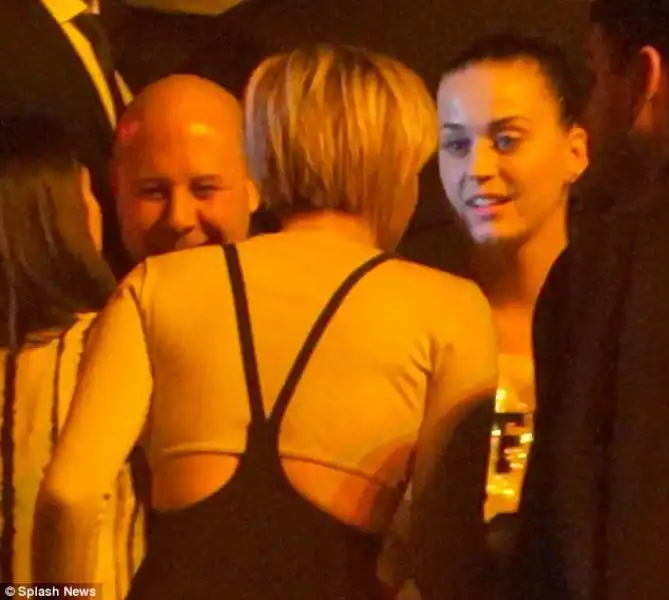 KATY PERRY E MYLEY CYRUS AL CONCERTO DI LAS VEGAS DI BRITNEY SPEARS