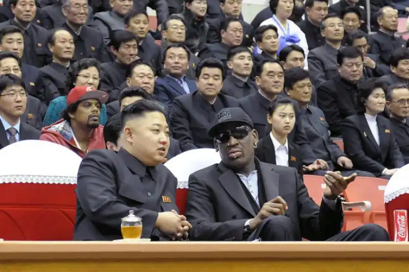 IL LEADER NORDCOREANO KIM JONG UN INSIEME AL GIOCATORE DENNIS RODMAN ASSISTE A UNA PARTITA 