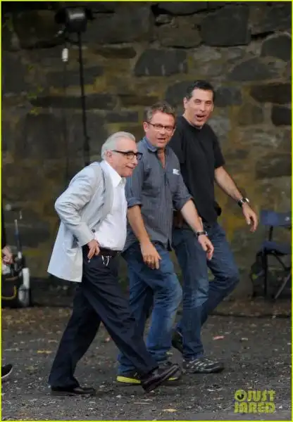 leonardo dicaprio wolf of wall street set with martin scorsese 