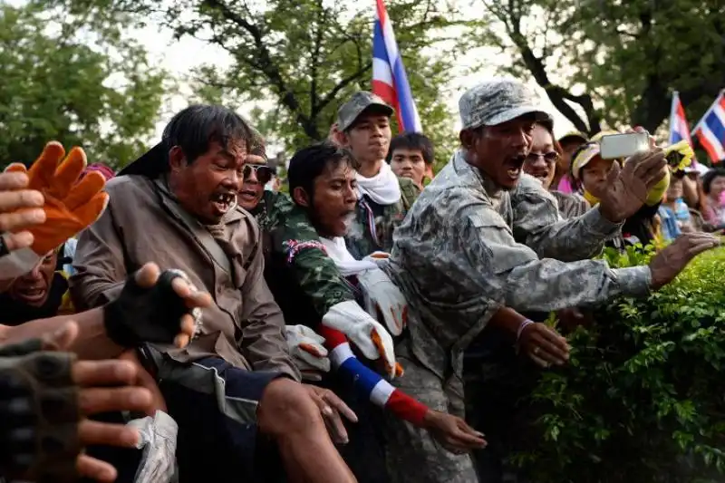 MANIFESTANTI CONTRO IL GOVERNO A BANGKOK IN THAILANDIA 