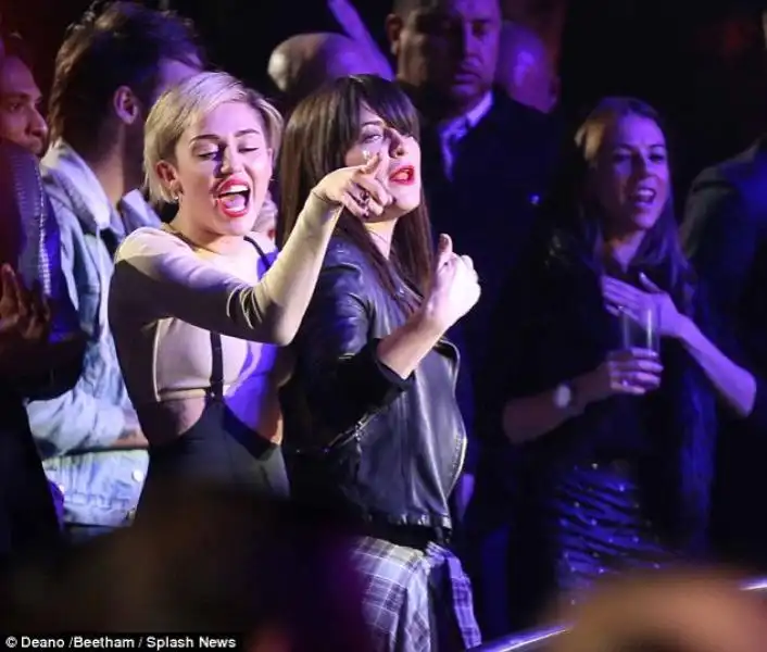 Miley Cyrus al concerto di Britney Spears 