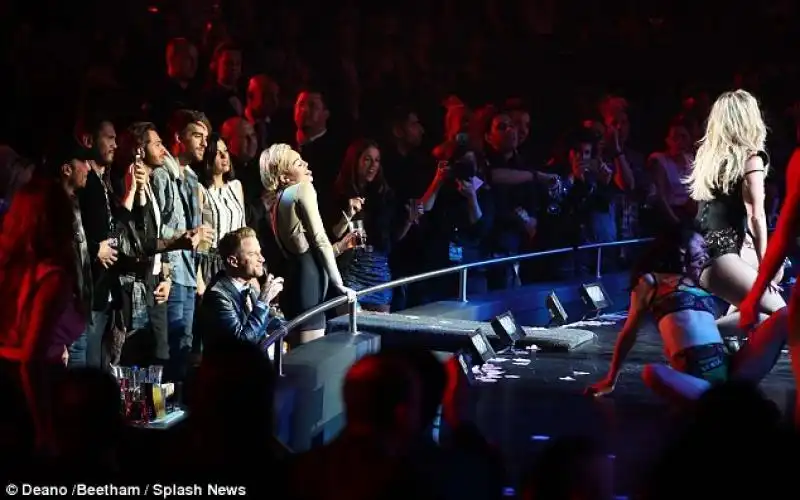 MYLEY CYRUS AL CONCERTO DI LAS VEGAS DI BRITNEY SPEARS