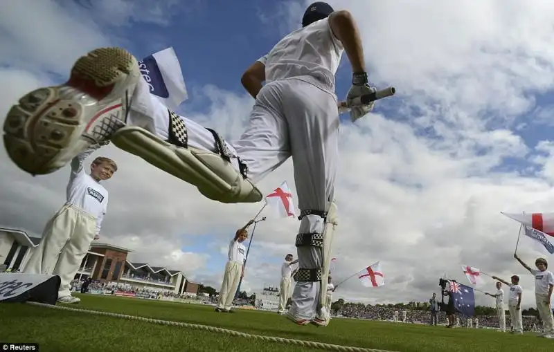 UNA PARTITA DI CRICKET TRA AUSTRALIA E INGHILTERRA 