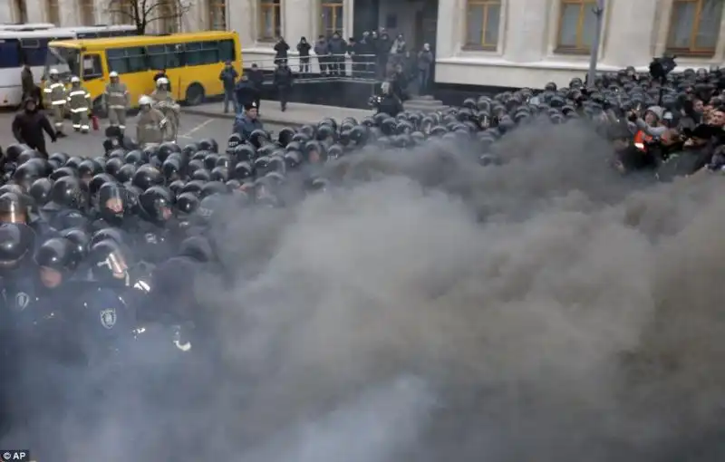 PROTESTE DI PIAZZA IN UCRAINA 