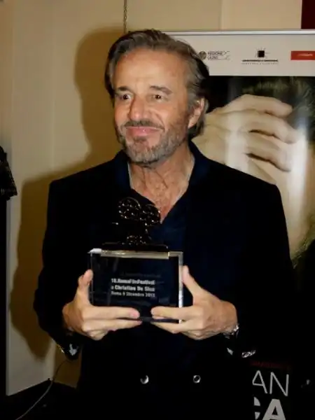 DE SICA CON IL PREMIO FOTO ANDREA ARRIGA 