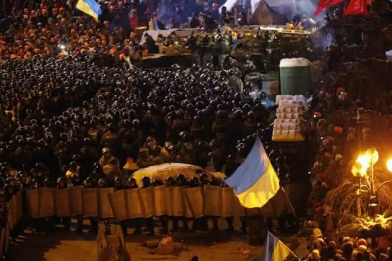 UCRAINA POLIZIA MANIFESTANTI 