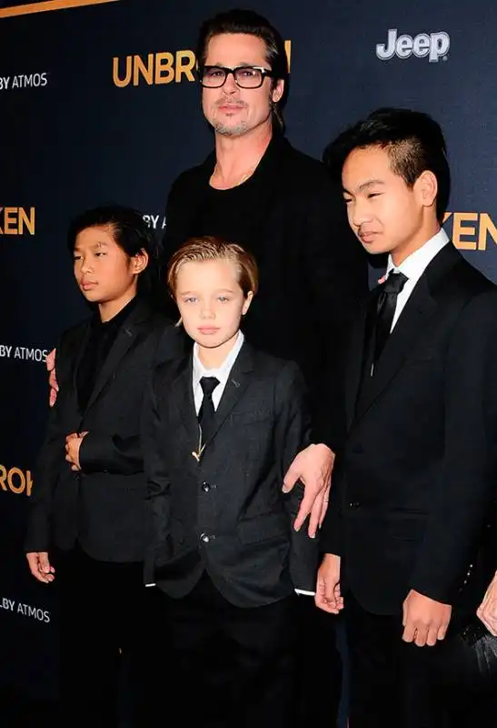 BRAD PITT CON I FIGLI SHILOH PAX E MADDOX