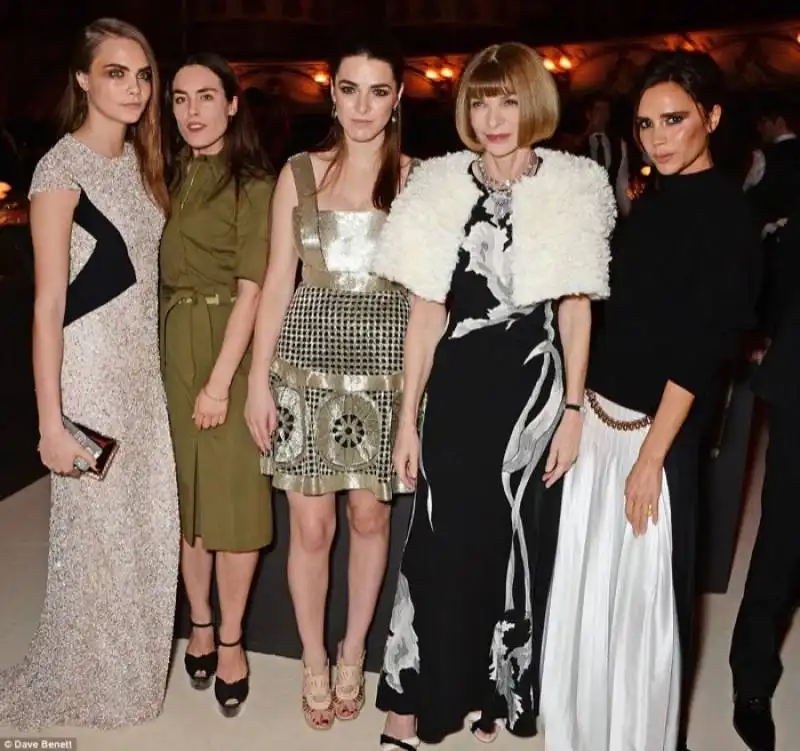 british fashion awards   cara delevingne, tallulah harlech, bee shaffer, anna wintour and victoria beckham