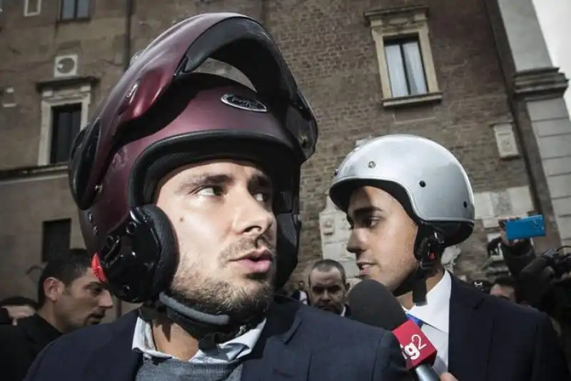 di battista e di maio in scooter