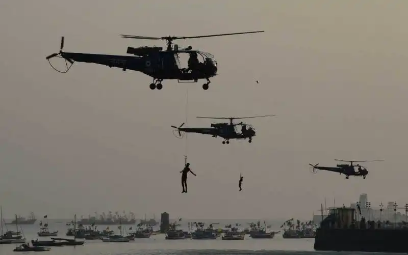 foto time 09 dicembre 2014navy day a mumbai india