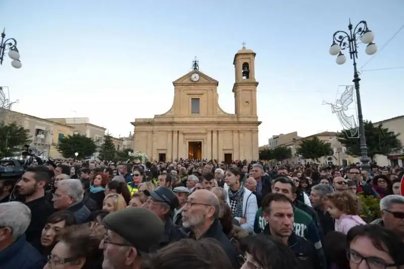 funerali del piccolo loris 13