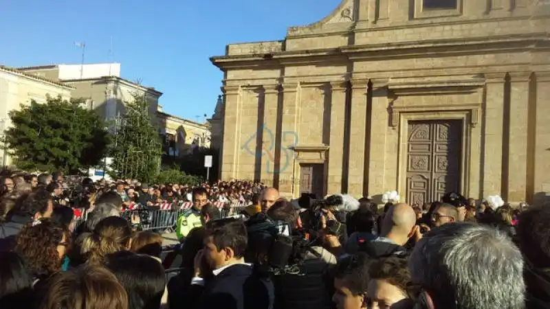 funerali del piccolo loris