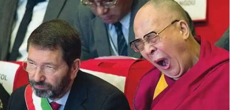 ignazio marino e il dalai lama che sbadiglia