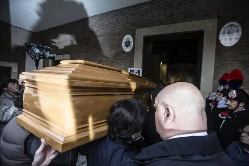 il funerale di virna lisi    11