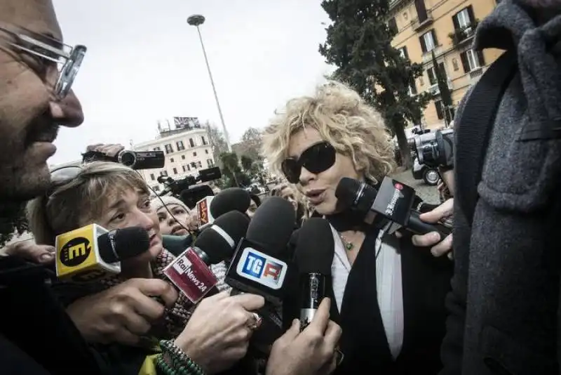 il funerale di virna lisi   eva grimaldi 