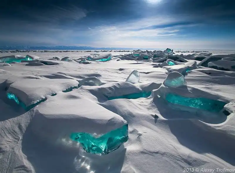 il lago ghiacciato baikal