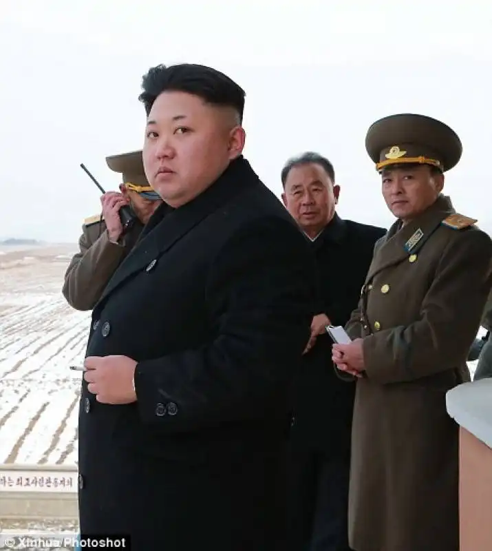 kim incontra mogli dei militari in corea del nord 10