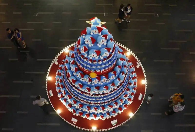 l'albero di natale a singapore fatto con un manga