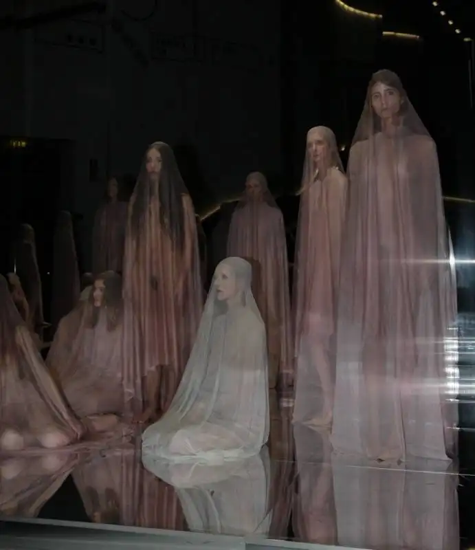 la performance di vanessa beecroft