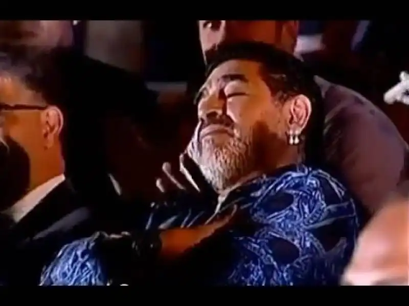 maradona si abbiocca in venezuela