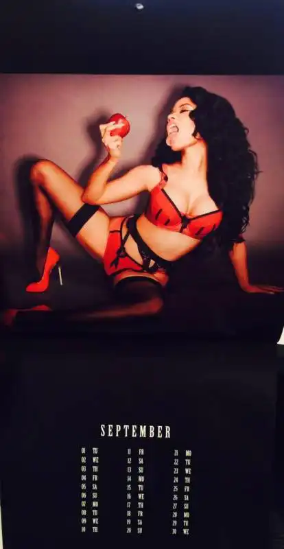 nicki minaj calendario 2015  3