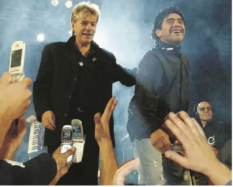 NINO D'ANGELO E MARADONA 