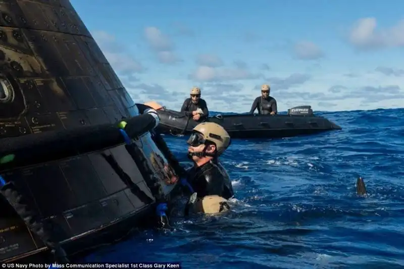 orion splashdown 2